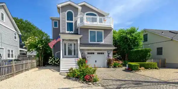 1805 BEACH AVENUE