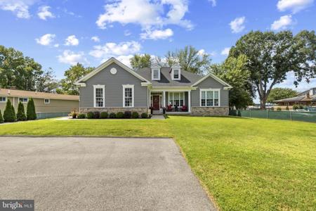 712 RIVERSIDE DRIVE