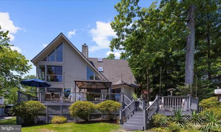 527 LEE CIRCLE