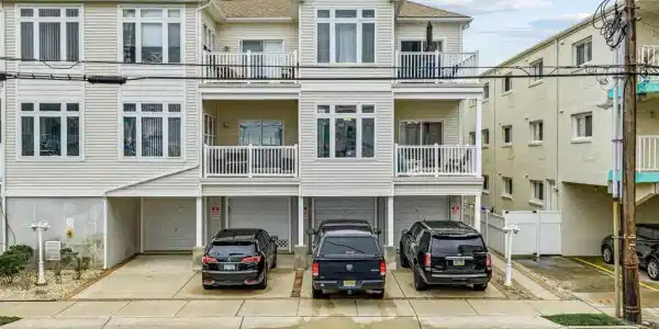 229 PINE AVENUE