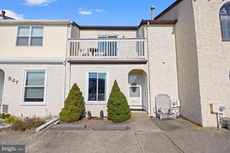 525 CASA DRIVE