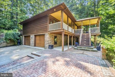 8535 ACOUSTIC LANE