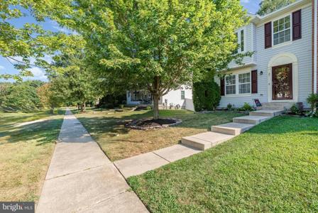 27 BLUE HERON COURT