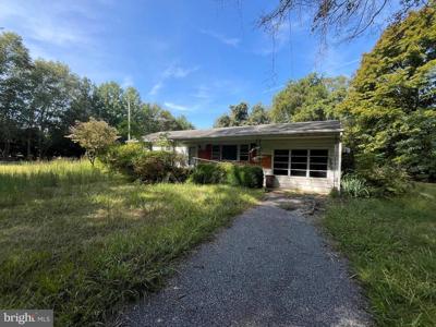 8992 BAYVIEW DRIVE