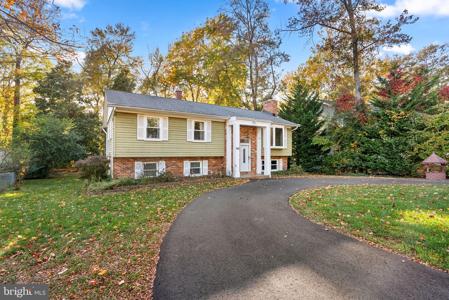 318 CEDAR LANE