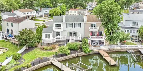 124 RAVENSWOOD