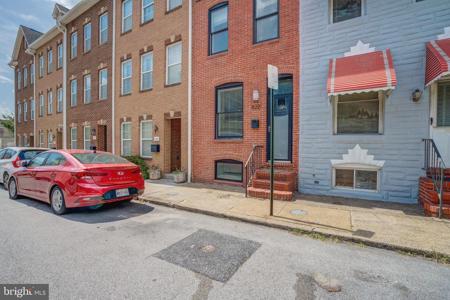 822 ROBINSON STREET