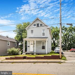25 3RD AVE
