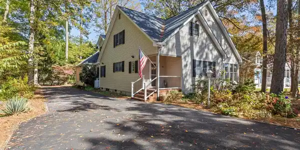 33 BOSTON DRIVE