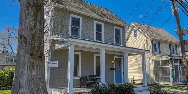 412 KINGS HIGHWAY