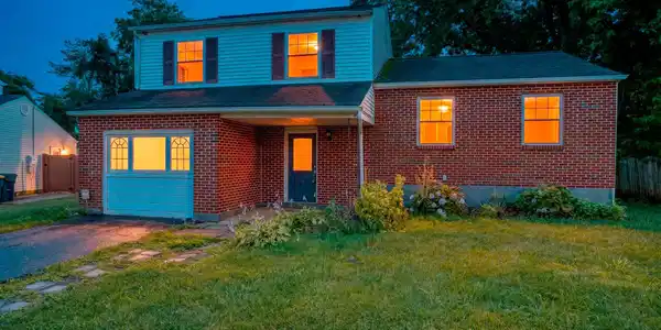 8 YORKTOWN ROAD