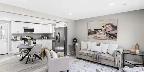 1207 PINECREST COURT