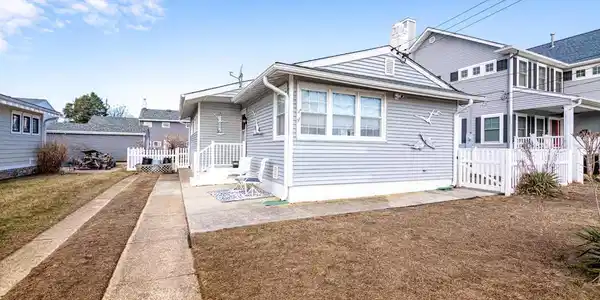3700 OXFORD LANE