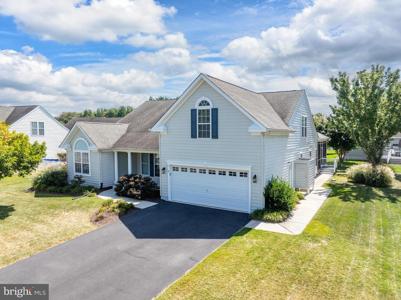 8 BAY PINE DRIVE