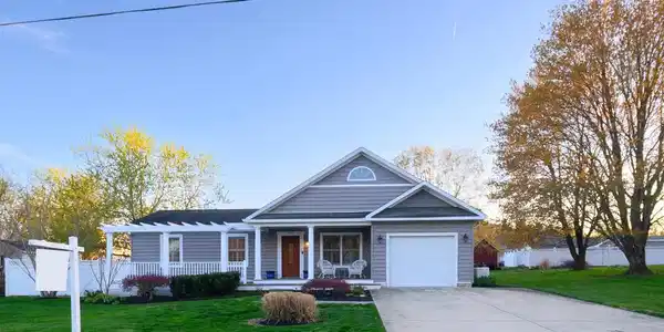 1535 RIDGELY DRIVE