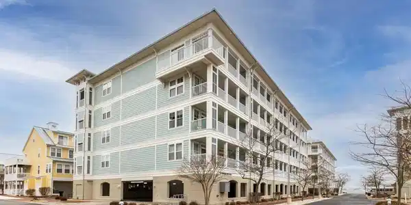 37 FOUNTAIN DRIVE
