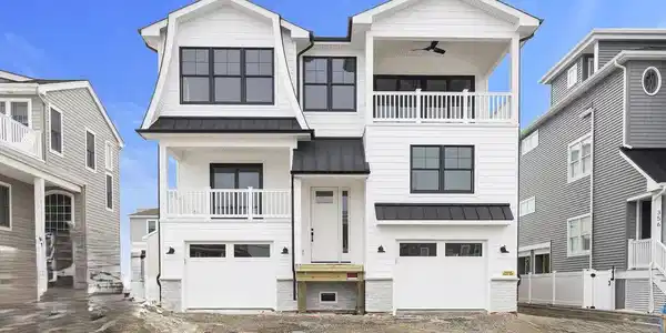 352 5TH STREET
