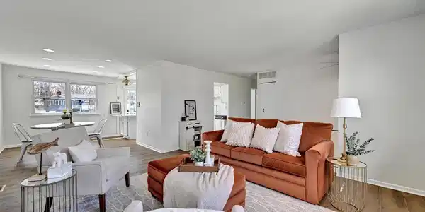 852 BIRCHWOOD COURT