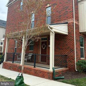 944 MACON STREET