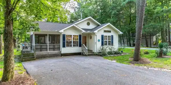 40 BIRDNEST DRIVE