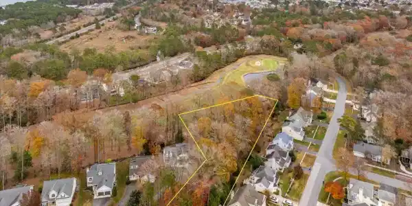 4 DOG LEG COURT
