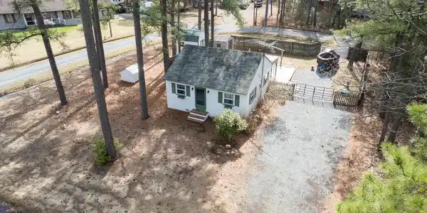 819 SEABREEZE ROAD