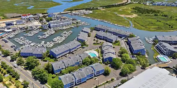 710 HARBOUR COVE
