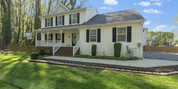 1221 CEDAR LANE