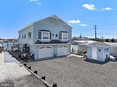 21 BAY AVENUE