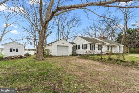 375 HICKORY POINT DRIVE