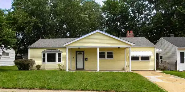 17 WARDOR AVENUE
