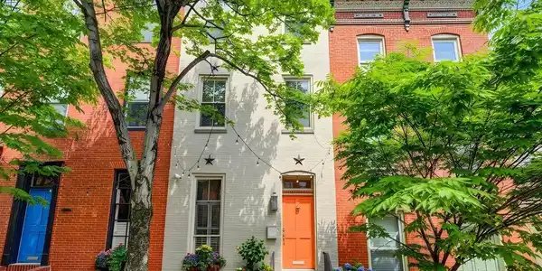 2119 LOMBARD STREET