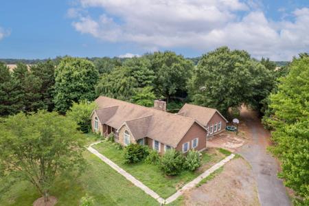 101 CHESTNUT LANE