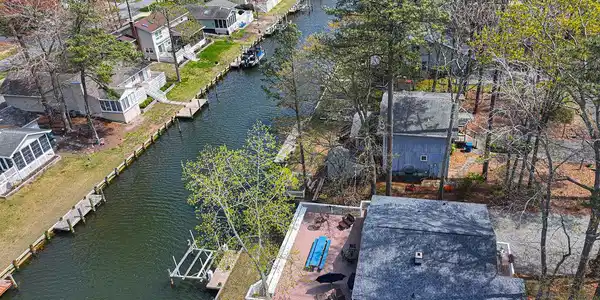 23 DUCK COVE CIRCLE