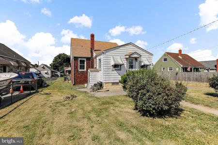 1733 LESLIE ROAD