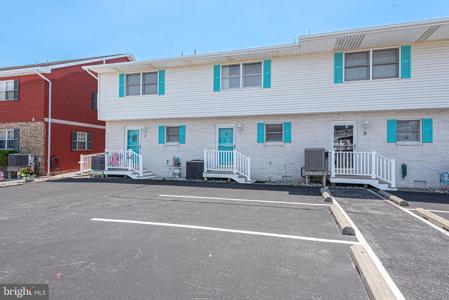 607 BAYSHORE COURT