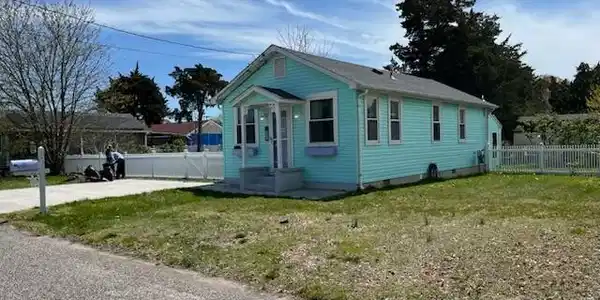 24 GREENWOOD AVENUE