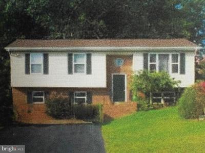 915 COLTON COURT
