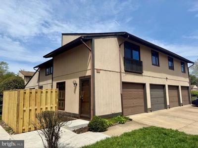 544 GLEN COURT