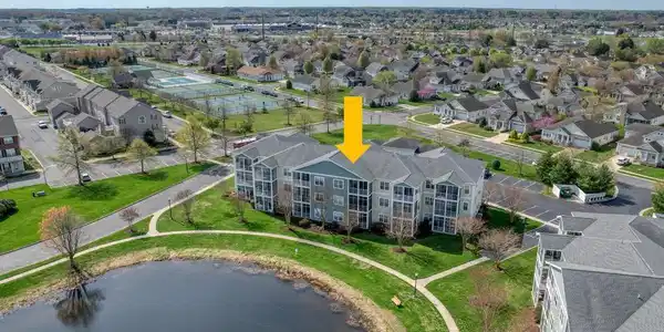 33106 VILLAGE LOOP