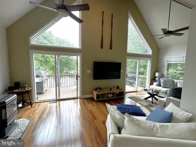 836 SHORE DRIVE