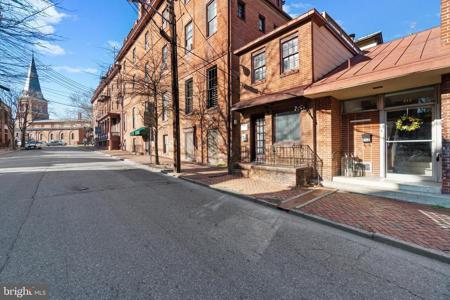 212 DUKE OF GLOUCESTER STREET
