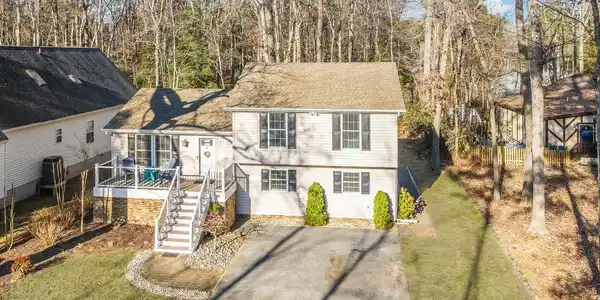 14 ABBOTT PLACE
