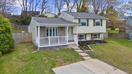 7 HONEY LOCUST COURT