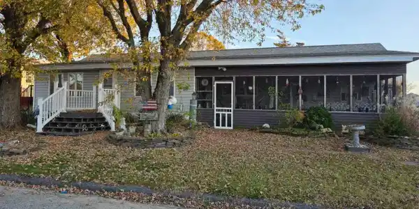 21 VASSAR AVENUE