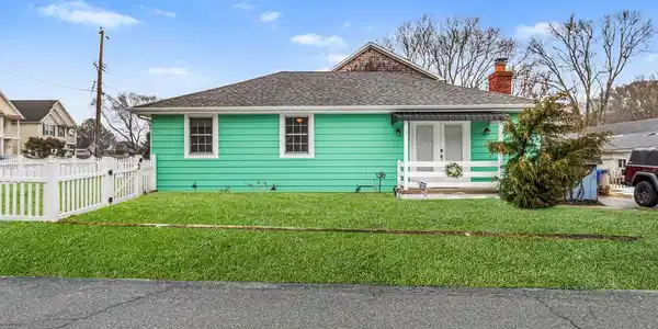 20587 BAY ROAD