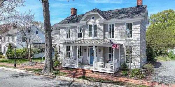 121 CHESTNUT