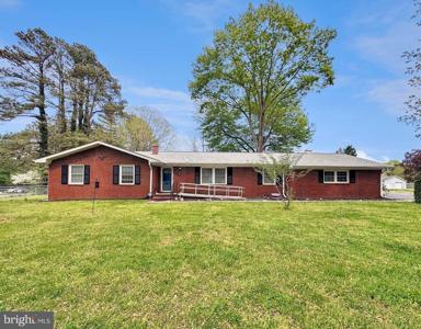 8221 HICKORY DRIVE