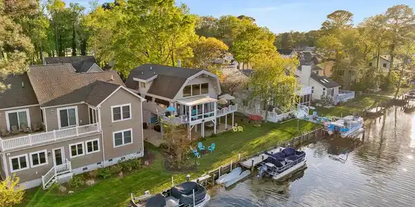 22 WATERGREEN LANE
