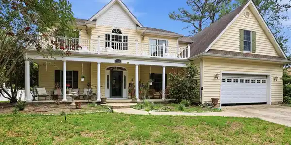 102 LONDON CIR S